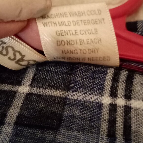 Red wht blue shirt - Picture 7 of 7